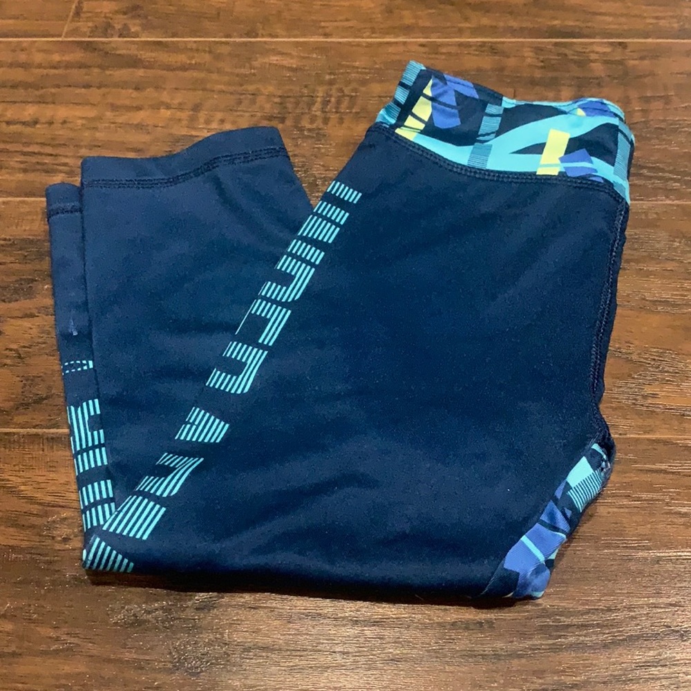 Under Armour Crop Pant Size 6